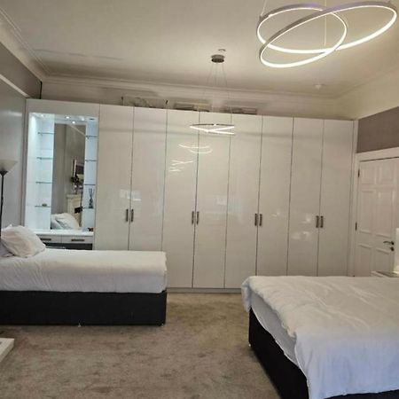 Luxury Family Room With Private Bathroom In The Heart Of Edimburgo Exterior foto