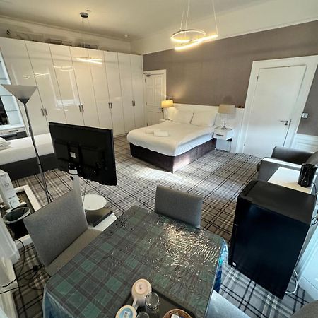 Luxury Family Room With Private Bathroom In The Heart Of Edimburgo Exterior foto