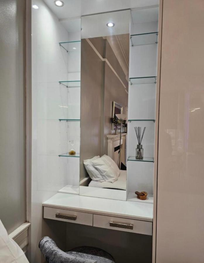 Luxury Family Room With Private Bathroom In The Heart Of Edimburgo Exterior foto