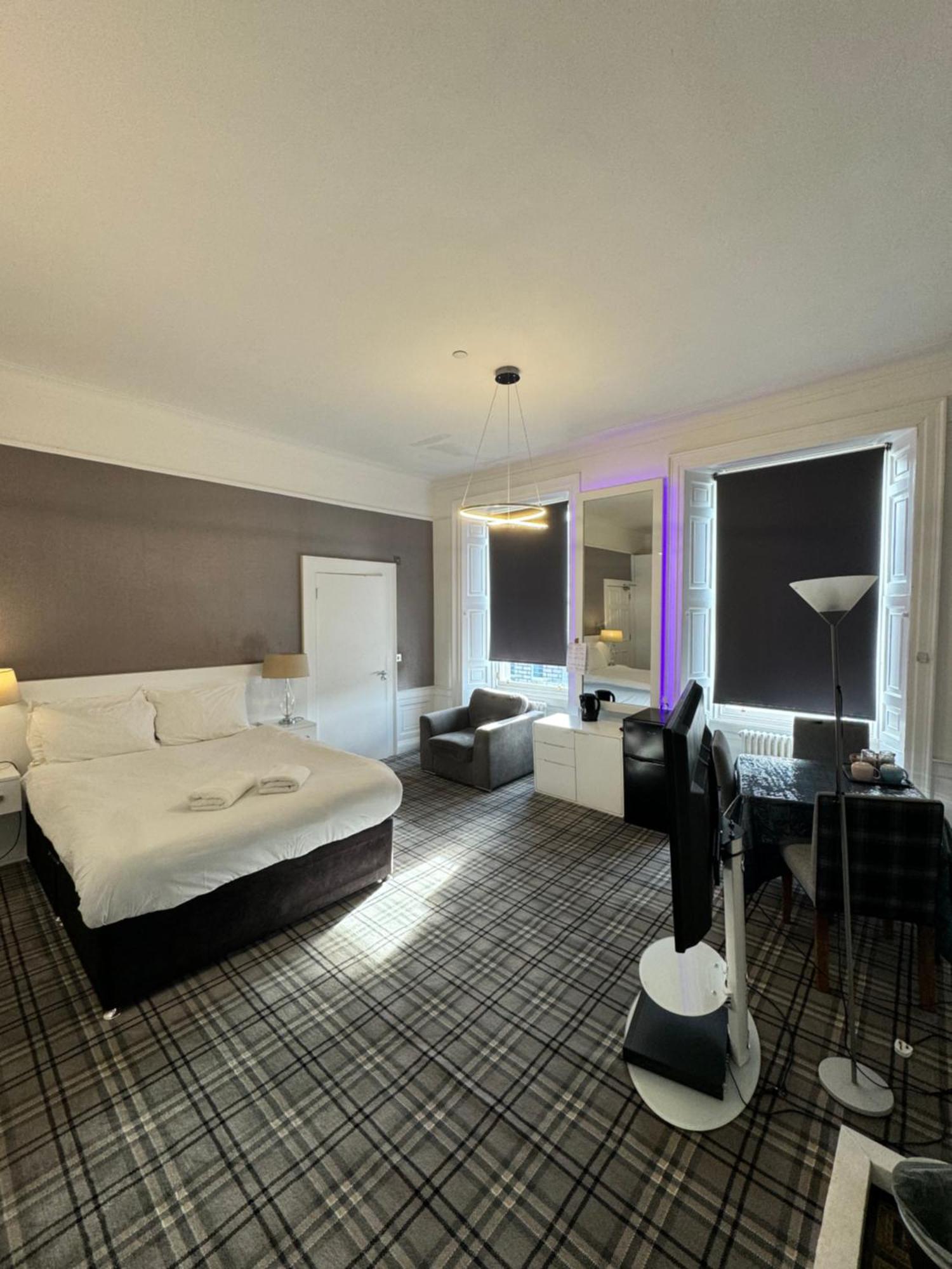 Luxury Family Room With Private Bathroom In The Heart Of Edimburgo Exterior foto